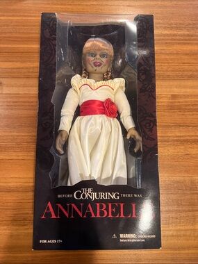 New in box Mezco Toyz Annabelle from The Conjuring 18” doll